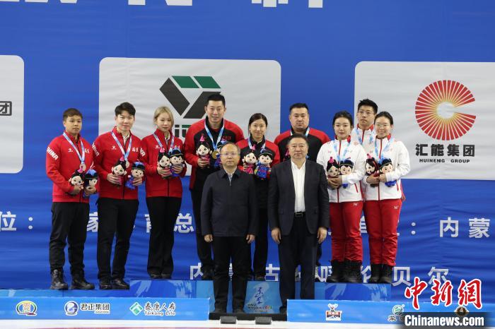 十四冬冰壶混双赛场：黑龙江队包揽冠亚军，金