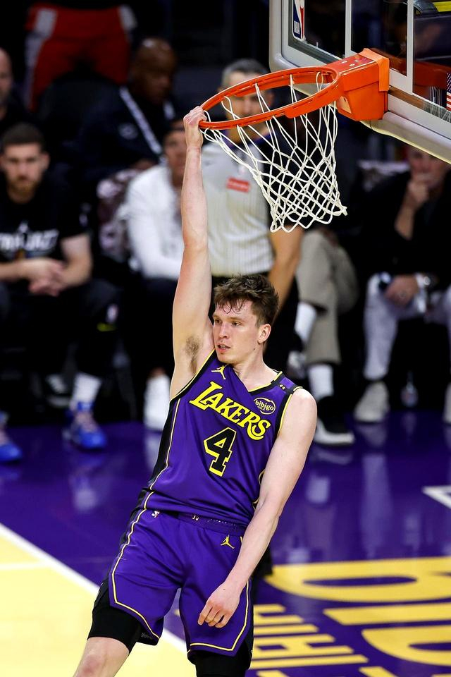 湖人新星克内克特战术地位待提升