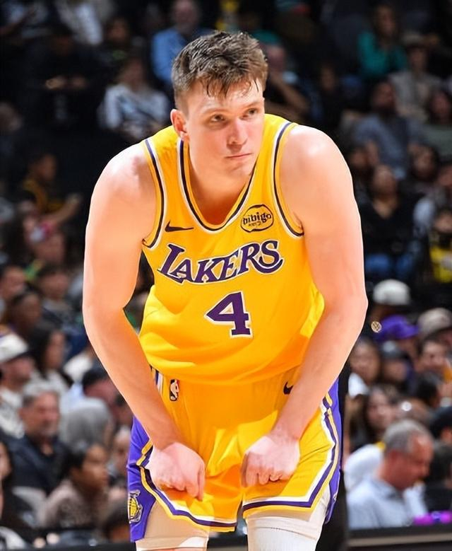 湖人新星克内克特战术地位待提升