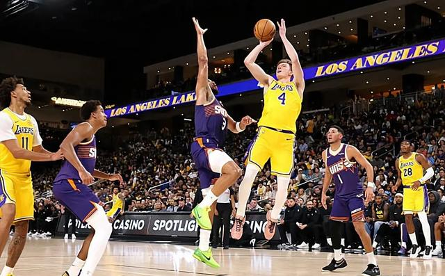 湖人新星克内克特战术地位待提升