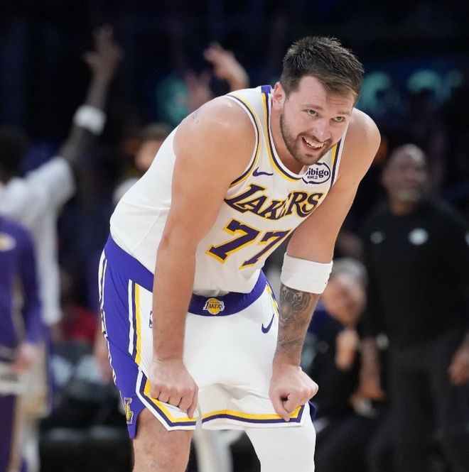 东契奇左腿筋拉伤恐缺席季后赛 湖人进攻端面临